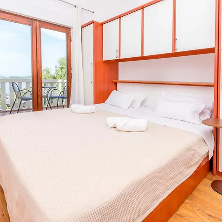 Apartment Kiara Near The