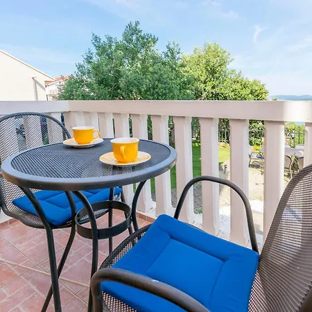Apartment Kiara Near The