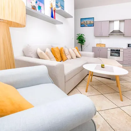 公寓 Kiara Near The