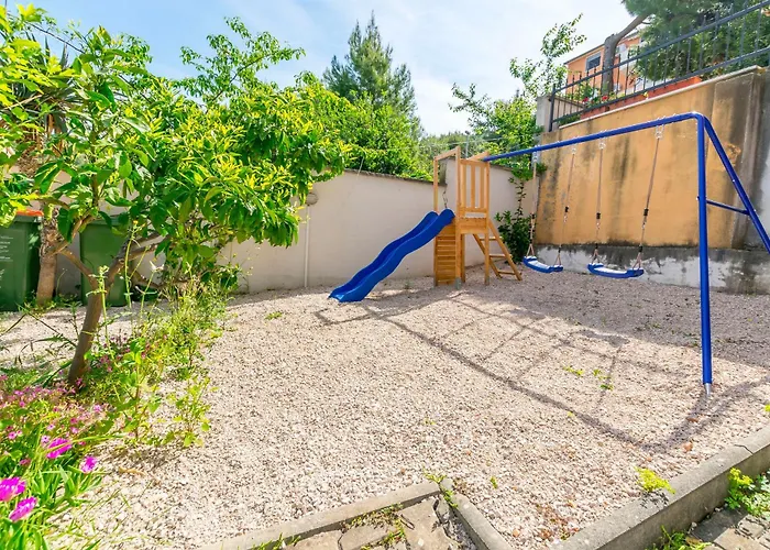 Kiara Near The 아파트 Dolac